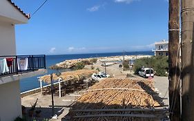 Το Σπίτι στο Γιαλό